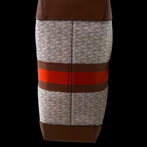 Gorgeous Michael Kors Extra large Eva tote - Picture 3 of 7